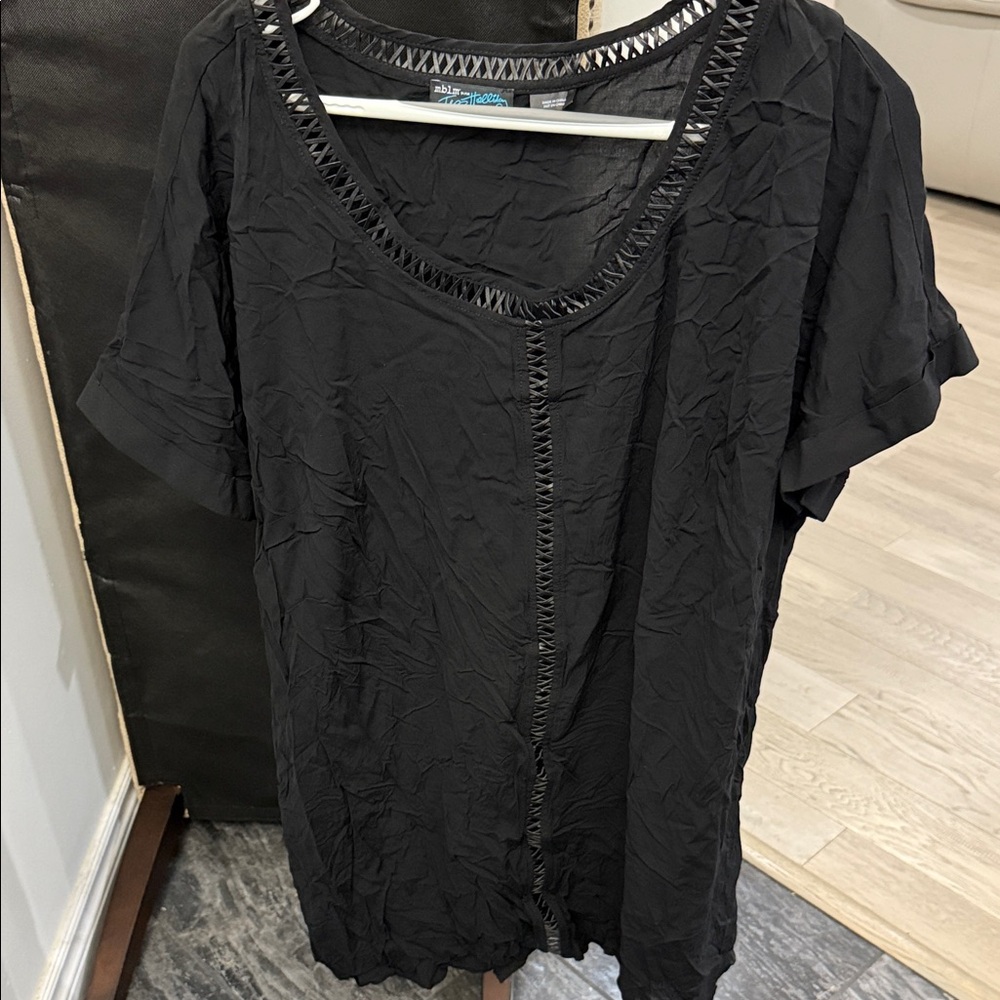 mblm Black Crinkle Short Sleeve Blouse